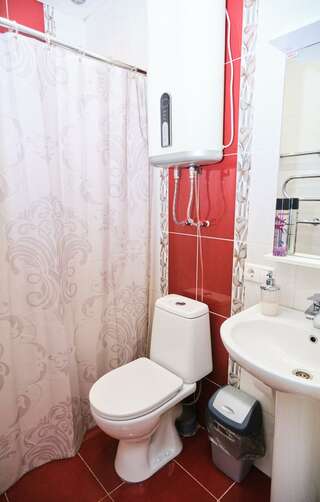 Гостиница Алмаз Новокузнецк Номер полулюкс с 1 двуспальной кроватью-8