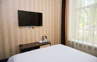 Гостиница Алмаз Новокузнецк Номер стандарт с 1 двуспальной кроватью-2